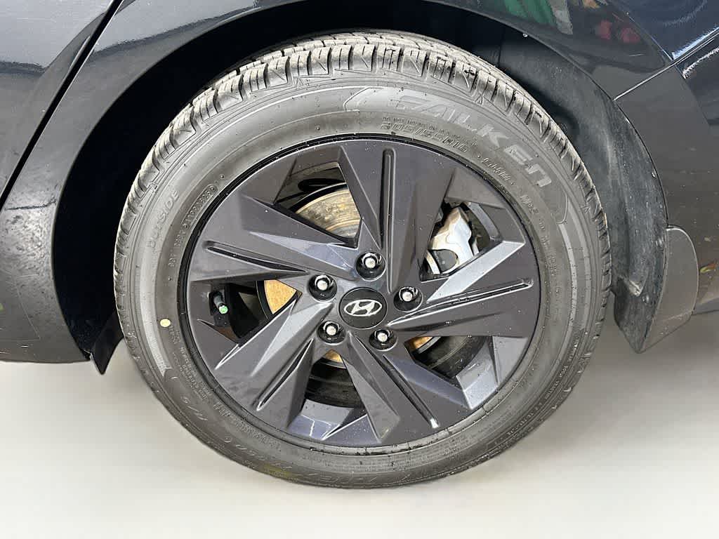 Thumbnail: 2022 Hyundai Elantra - 6