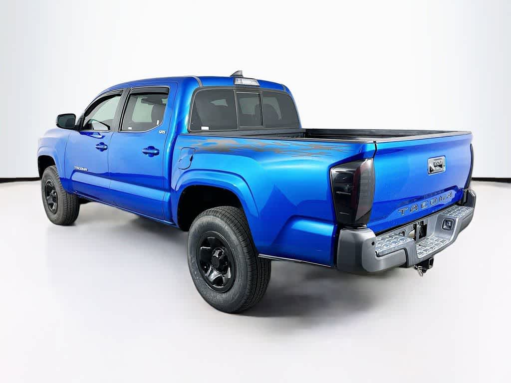 Thumbnail: 2018 Toyota Tacoma - 4