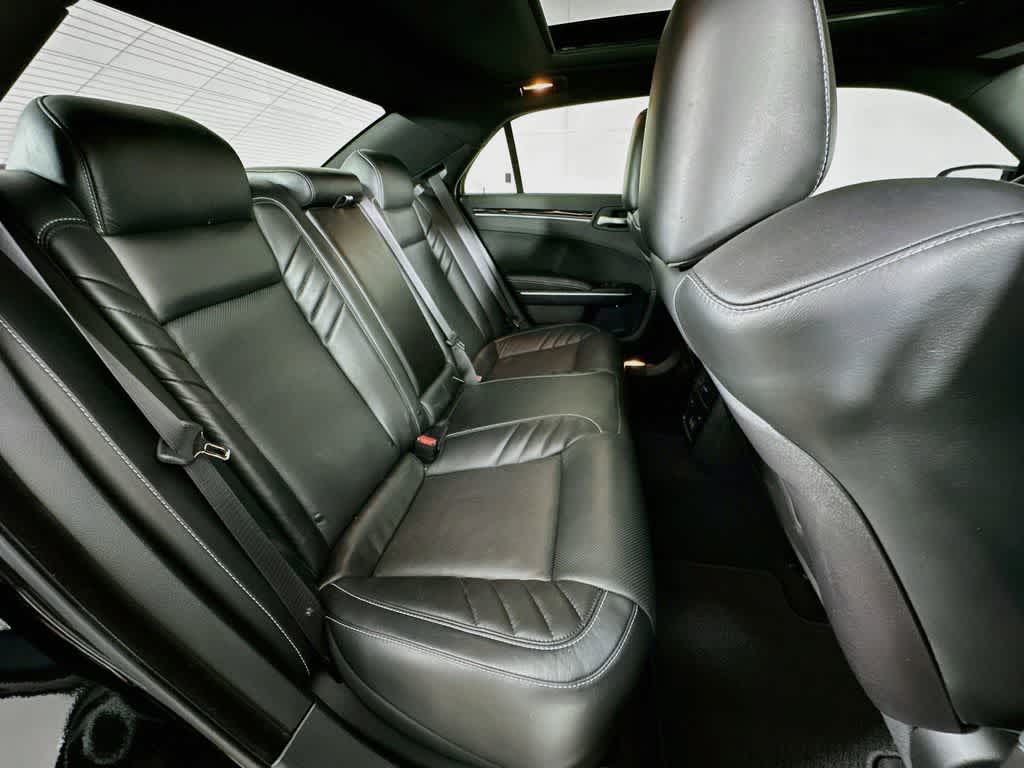 Thumbnail: 2023 Chrysler 300 - 34
