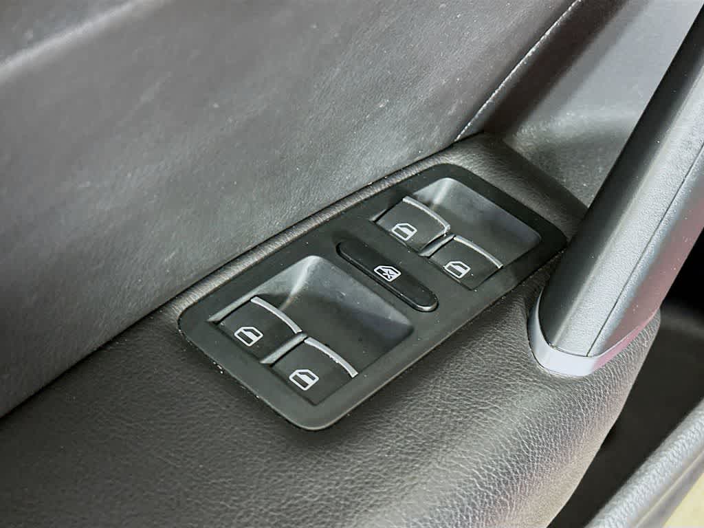 Thumbnail: 2016 Volkswagen Passat - 29