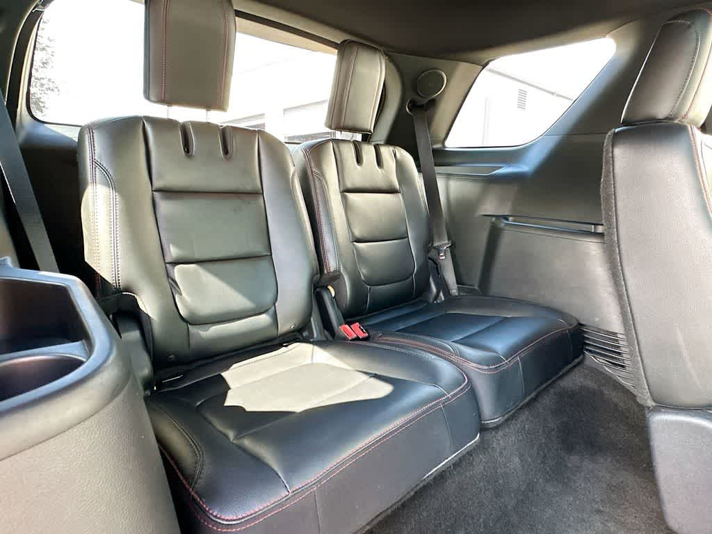 2016 Ford Explorer Sport 33