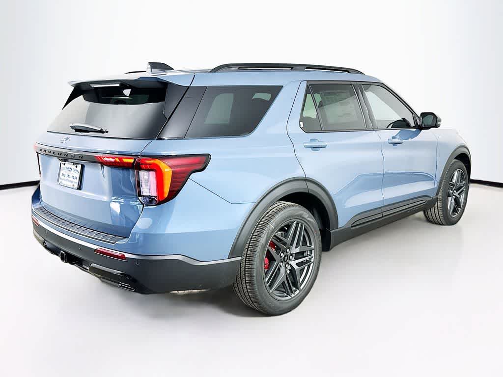 2025 Ford Explorer ST-Line 24