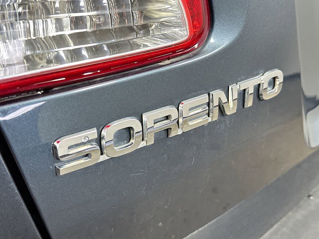 Thumbnail: 2011 Kia Sorento - 7