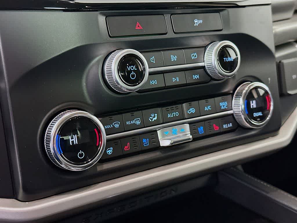 Thumbnail: 2022 Ford Expedition - 18