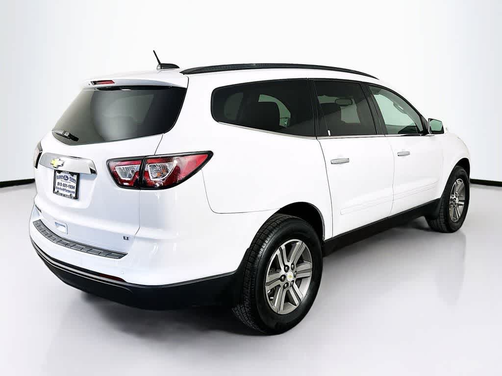 Thumbnail: 2017 Chevrolet Traverse - 25