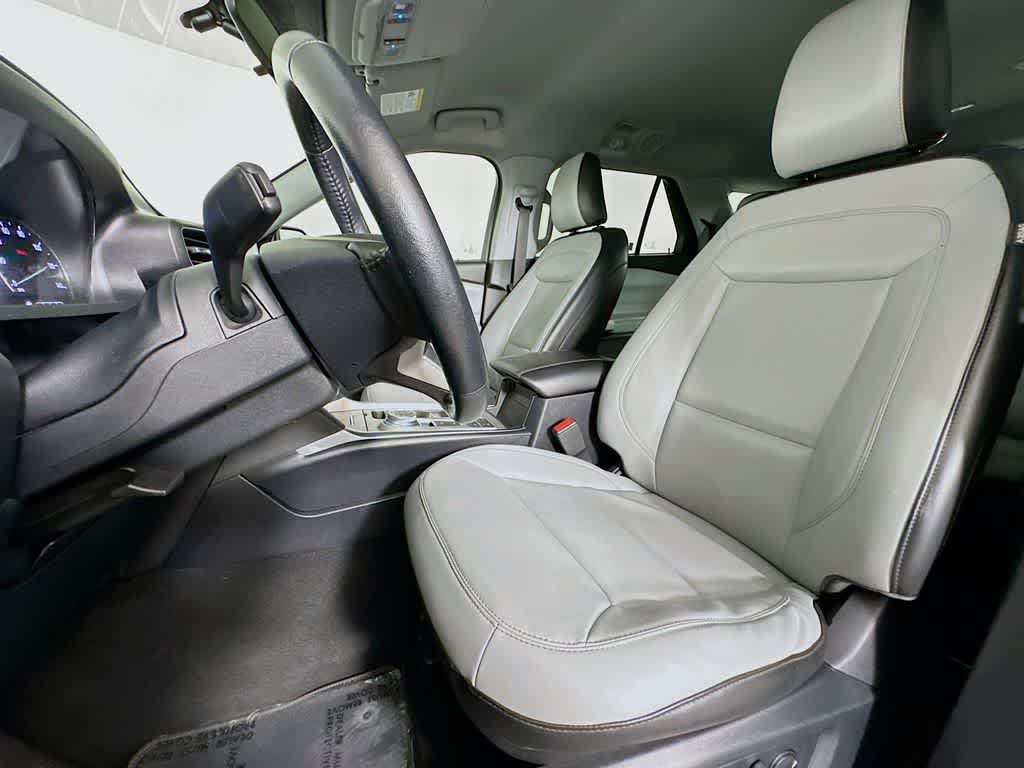 Thumbnail: 2021 Ford Explorer - 12