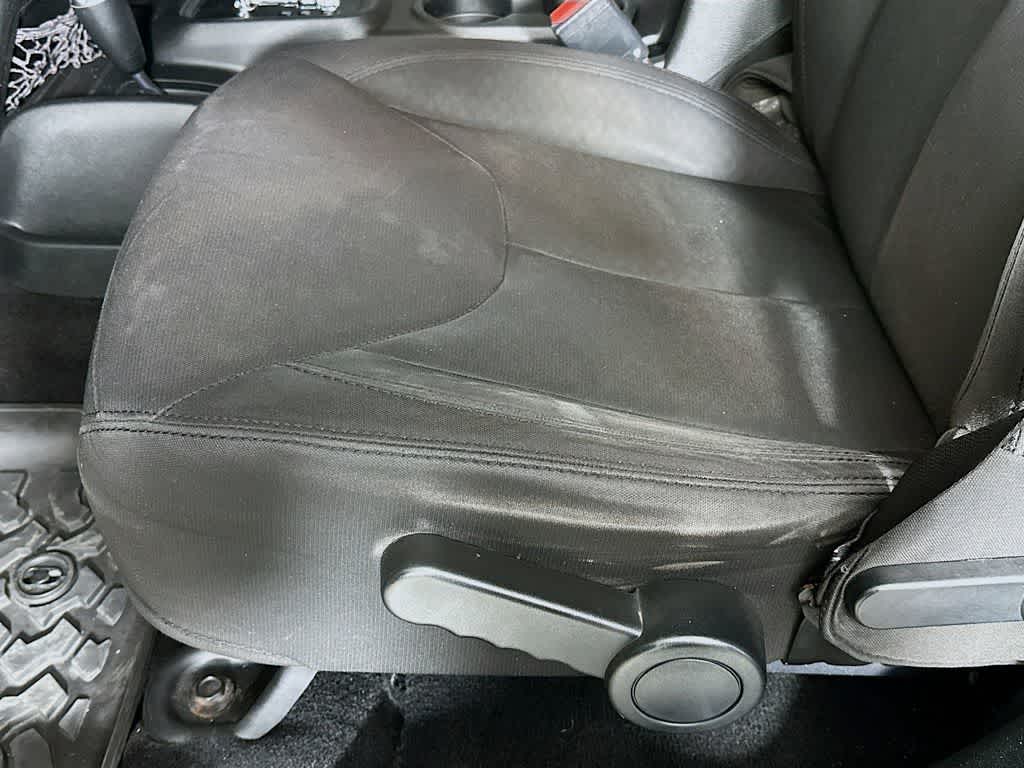 Thumbnail: 2017 Jeep Wrangler - 27