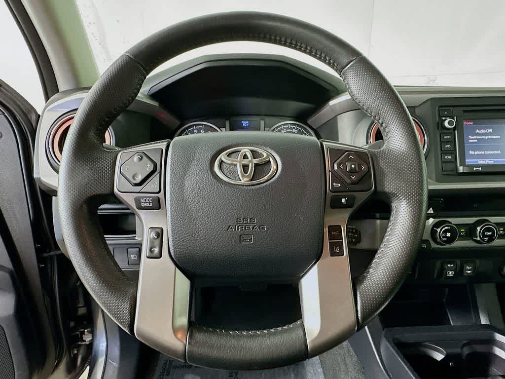 Thumbnail: 2018 Toyota Tacoma - 15