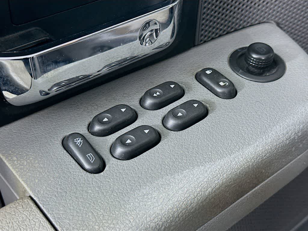 Thumbnail: 2006 Ford F-150 - 27