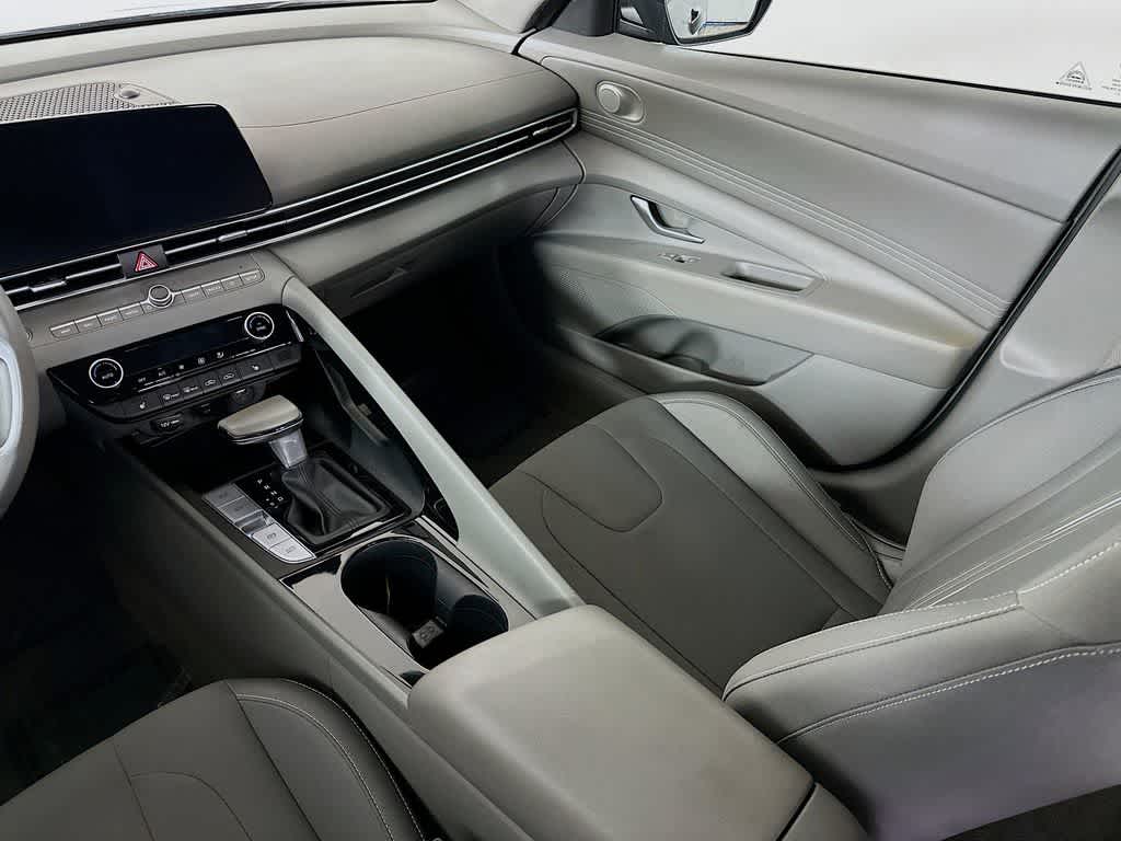 Thumbnail: 2023 Hyundai Elantra - 10