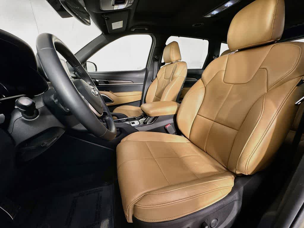 Thumbnail: 2020 Kia Telluride - 11