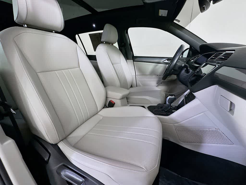 Thumbnail: 2023 Volkswagen Tiguan - 15