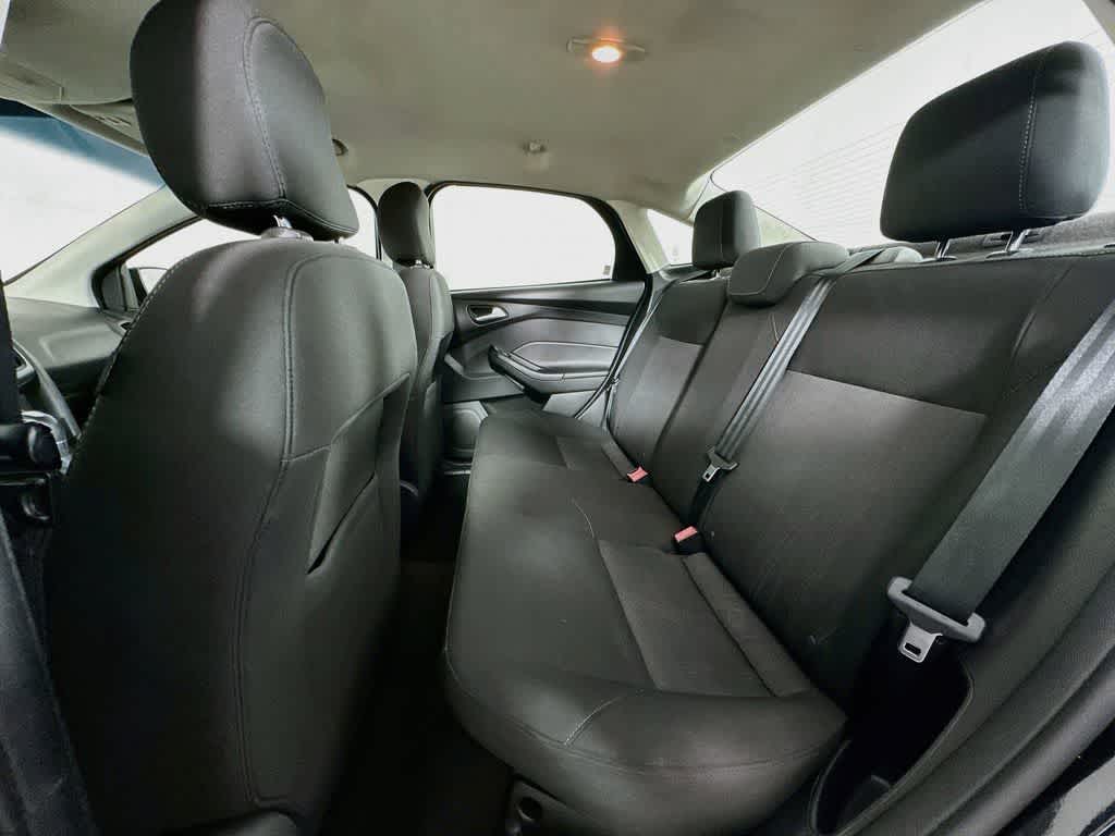 Thumbnail: 2015 Ford Focus - 13