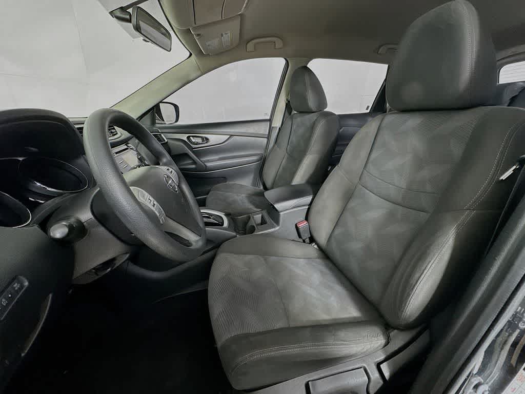 Thumbnail: 2016 Nissan Rogue - 12