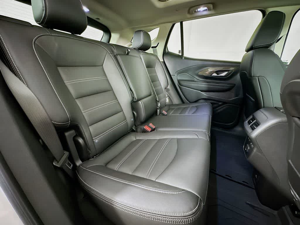 2022 GMC Terrain Denali 32