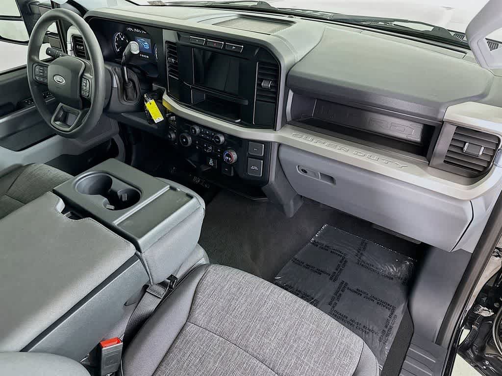 Thumbnail: 2023 Ford Econoline - 31