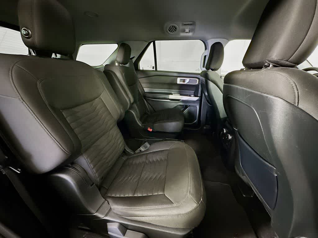 Thumbnail: 2020 Ford Explorer - 32