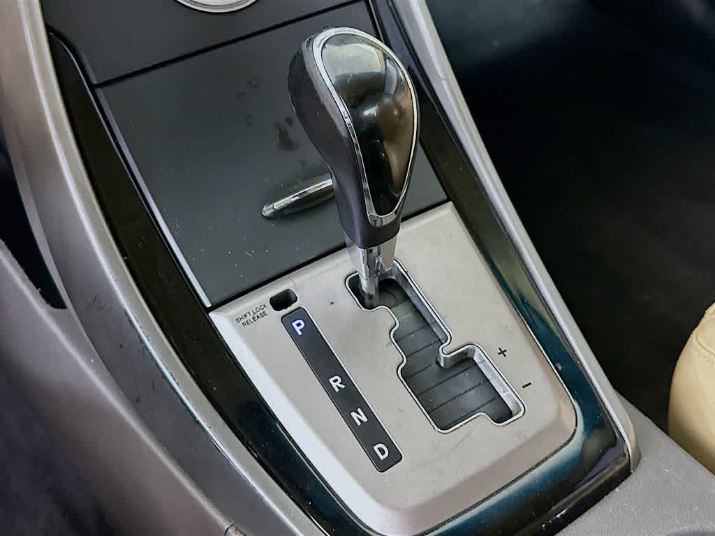 Thumbnail: 2013 Hyundai Elantra - 18