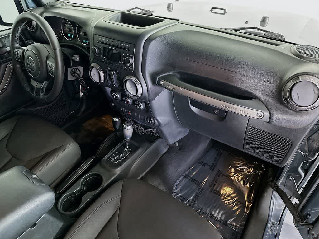 Thumbnail: 2017 Jeep Wrangler - 29