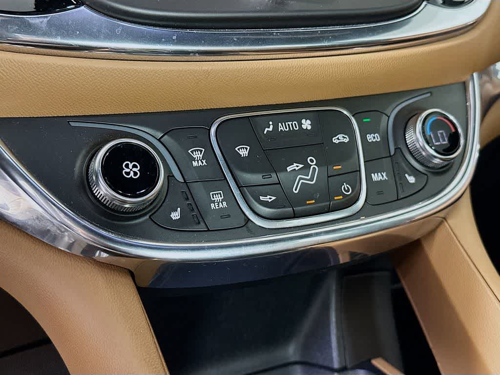 Thumbnail: 2017 Chevrolet Volt - 17