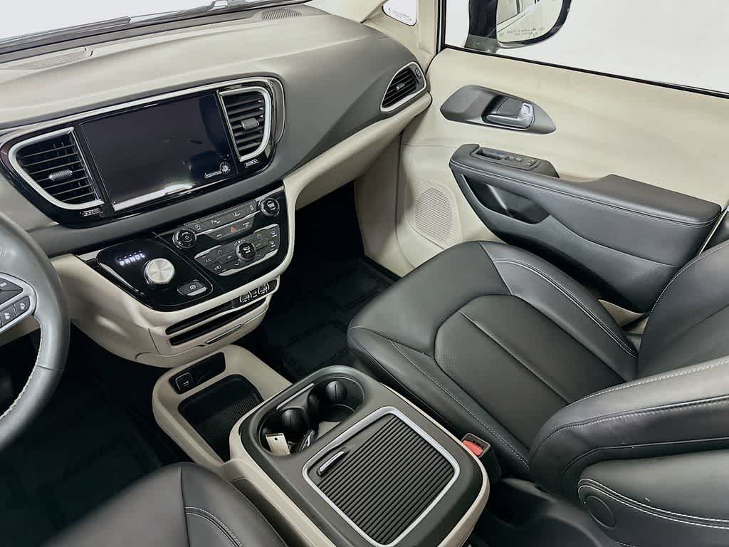 Thumbnail: 2024 Chrysler Pacifica - 11