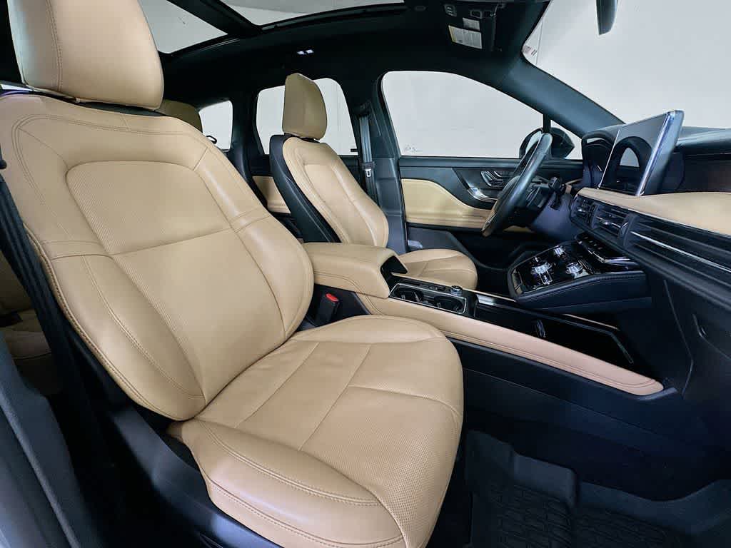 Thumbnail: 2021 Lincoln Corsair - 15