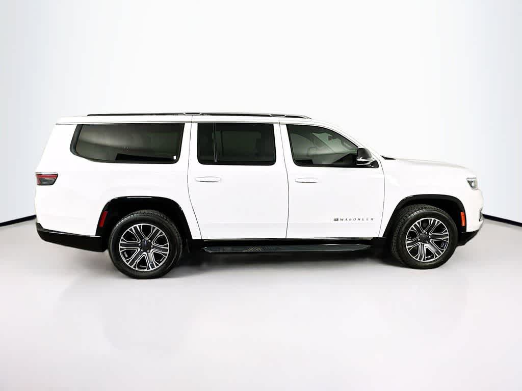 Thumbnail: 2023 Jeep Wagoneer - 25