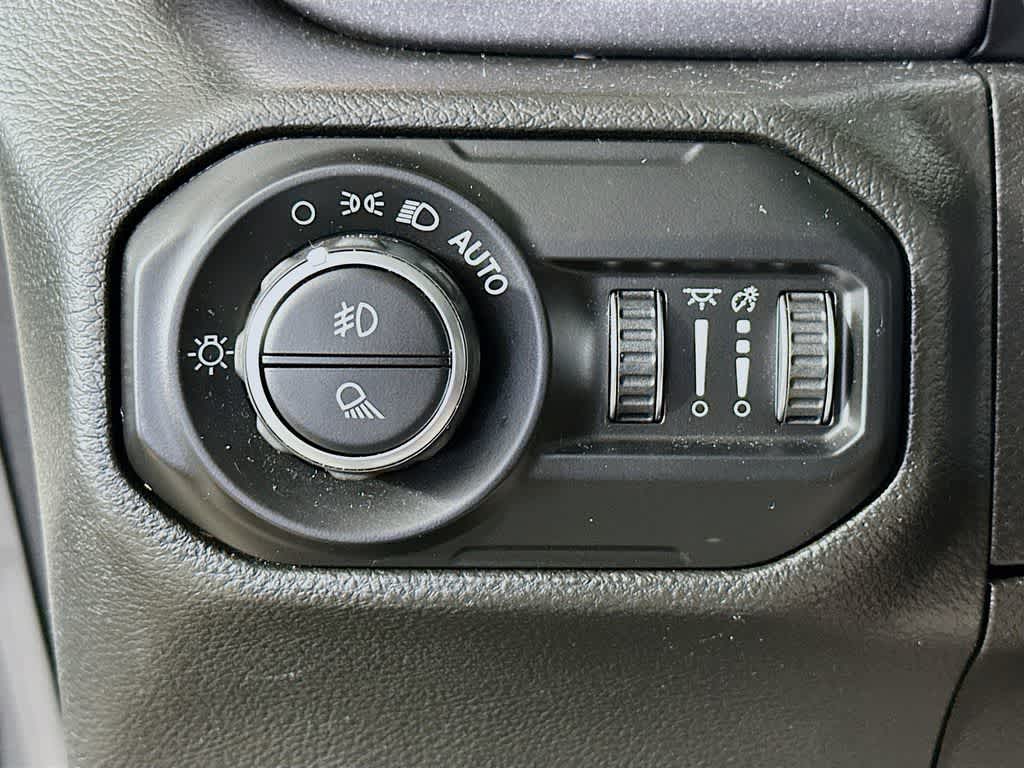 Thumbnail: 2021 Jeep Gladiator - 27