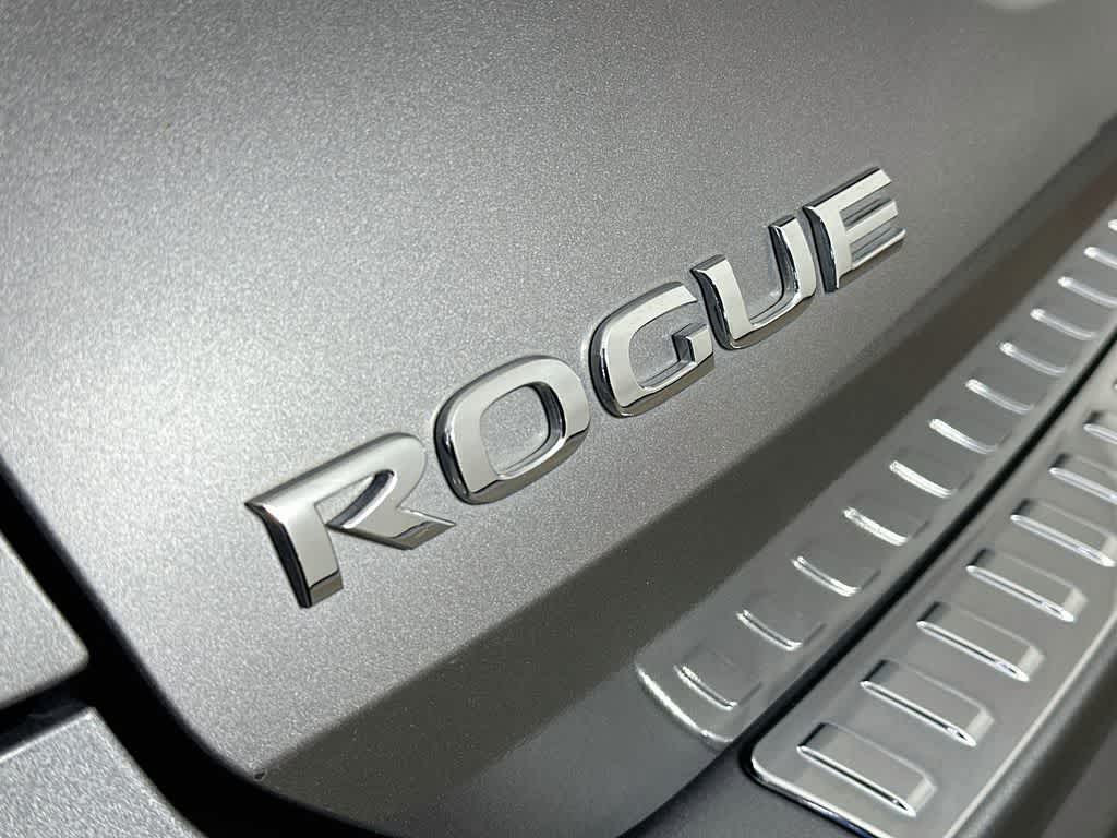 Thumbnail: 2017 Nissan Rogue - 7
