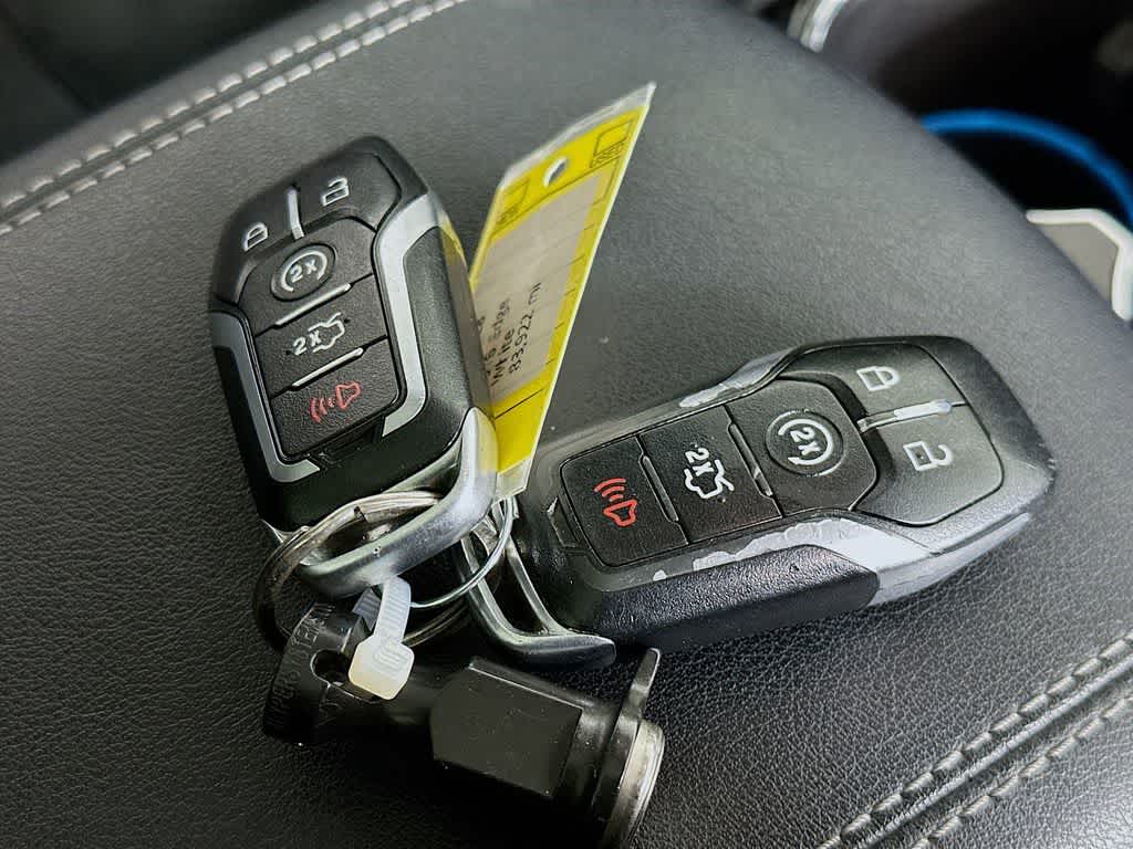 Thumbnail: 2016 Ford Edge - 22