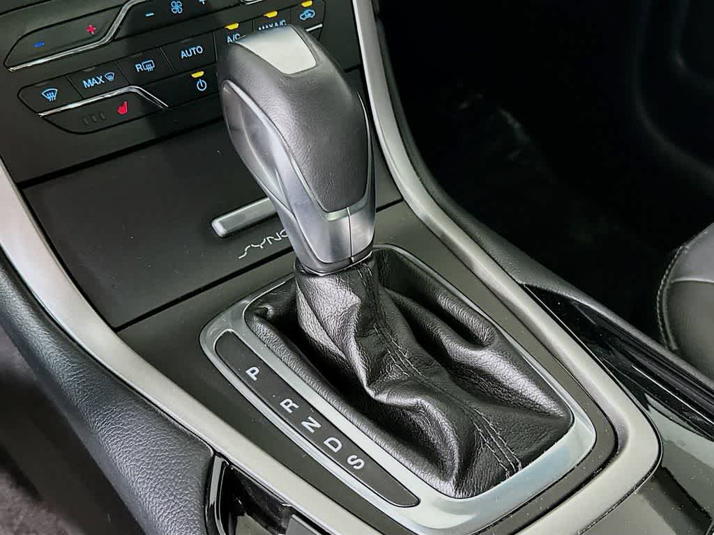 Thumbnail: 2016 Ford Edge - 19