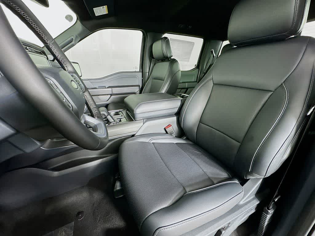 2025 Ford F-150 Lariat 12