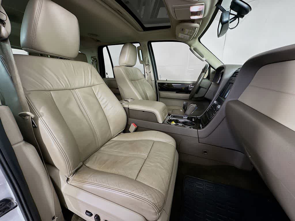 Thumbnail: 2016 Lincoln Navigator - 14