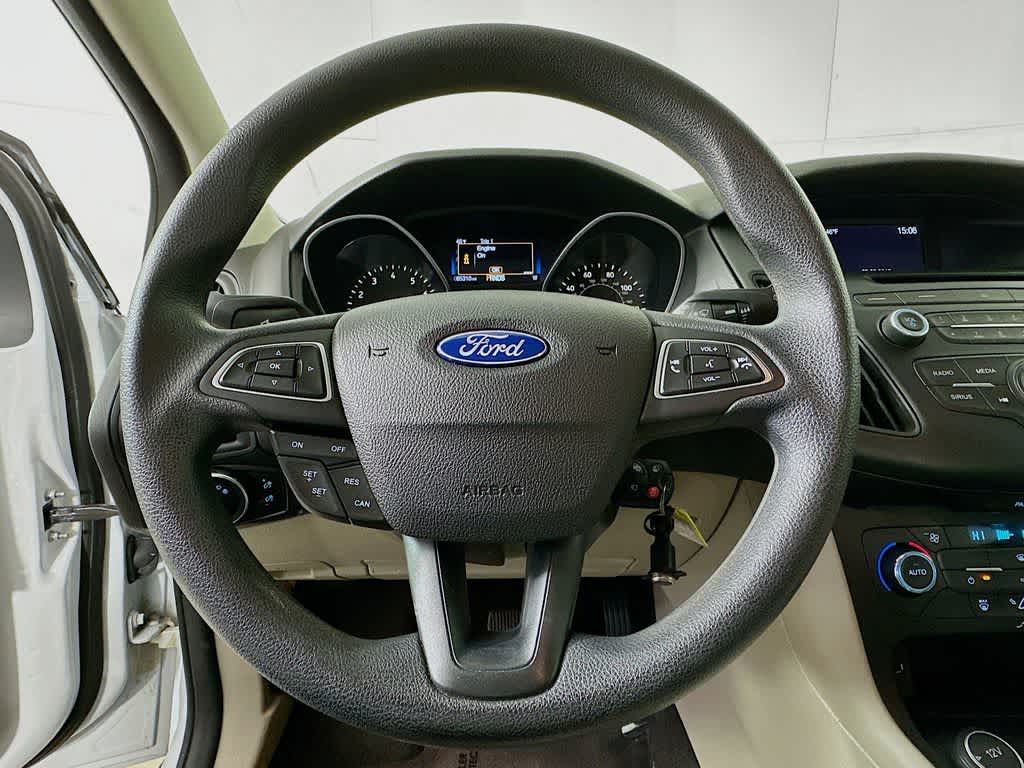 Thumbnail: 2016 Ford Focus - 15