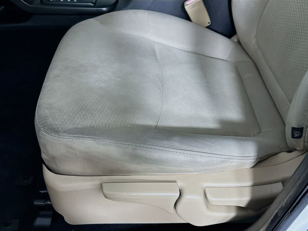 Thumbnail: 2013 Kia Sorento - 29