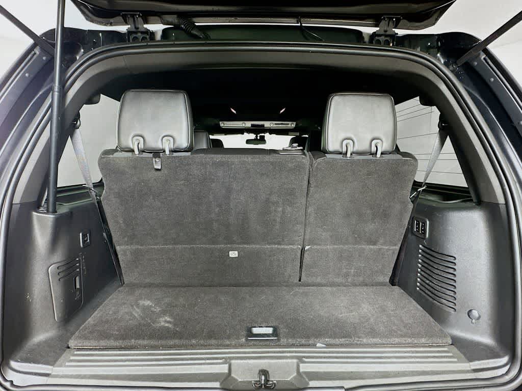2010 Lincoln Navigator  21