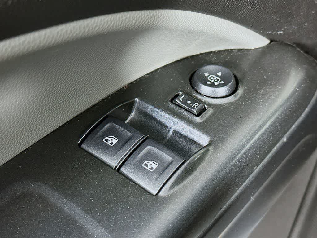 Thumbnail: 2018 Chevrolet Colorado - 26