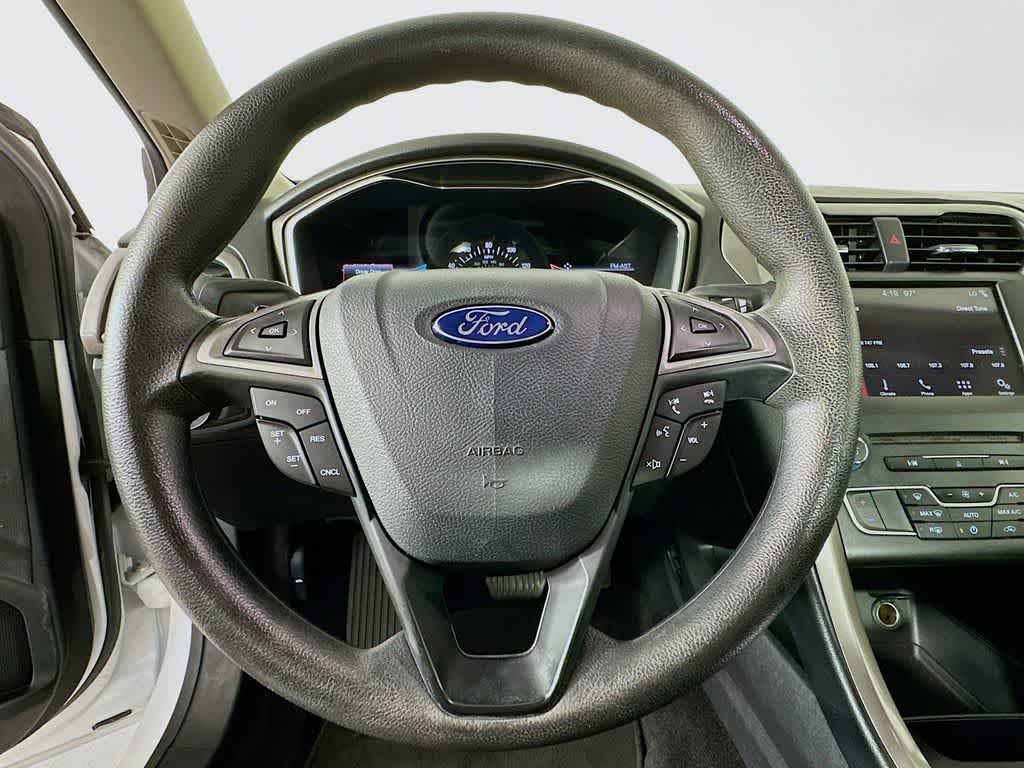 Thumbnail: 2017 Ford Fusion - 15