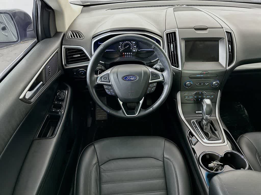 Thumbnail: 2016 Ford Edge - 10