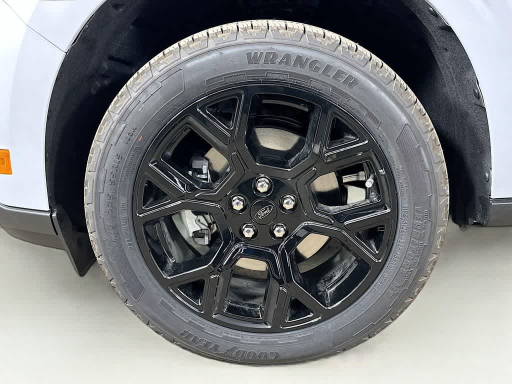 Thumbnail: 2025 Ford Maverick - 8