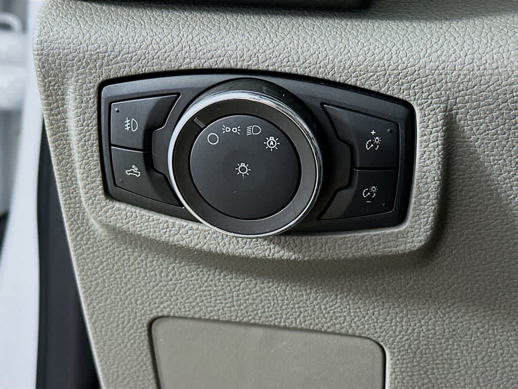 Thumbnail: 2022 Ford Econoline - 17