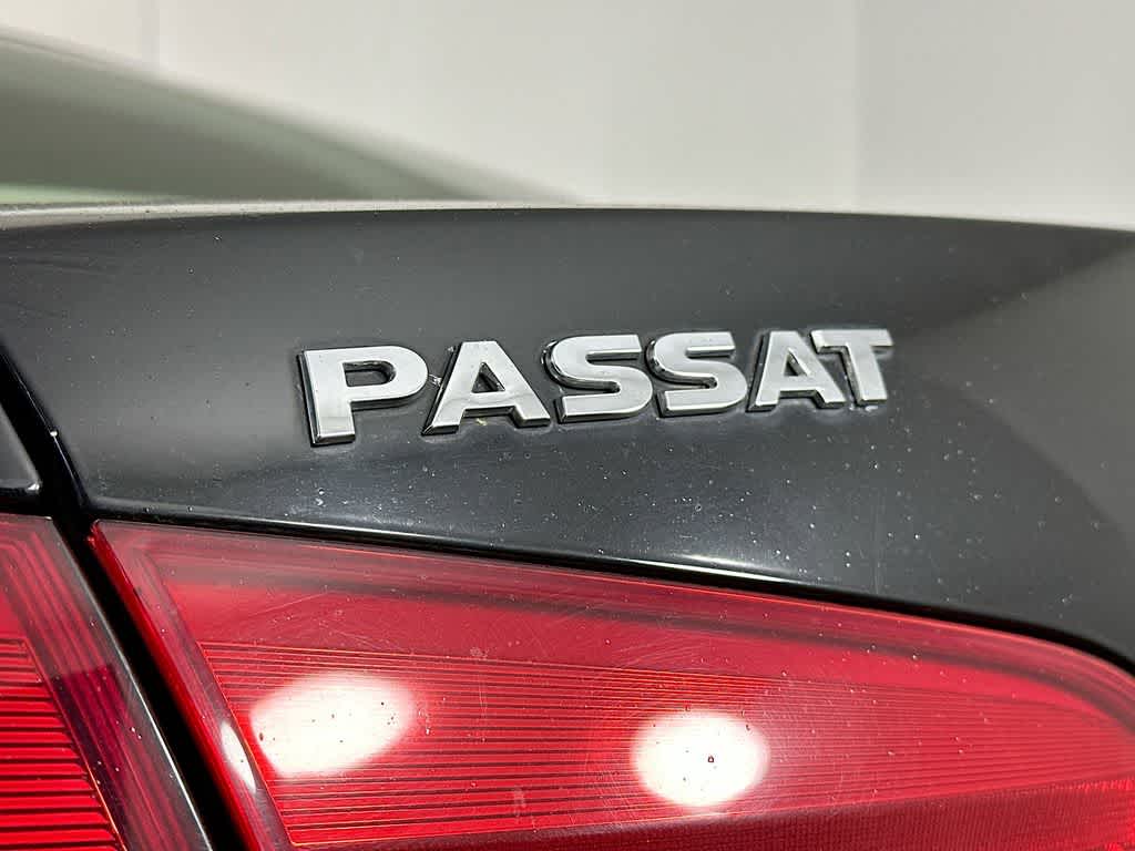 Thumbnail: 2013 Volkswagen Passat - 7