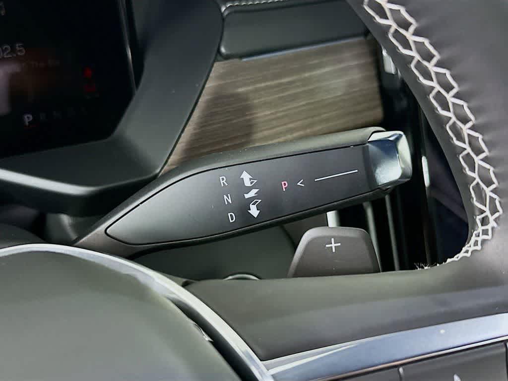 2025 GMC Acadia Denali 19