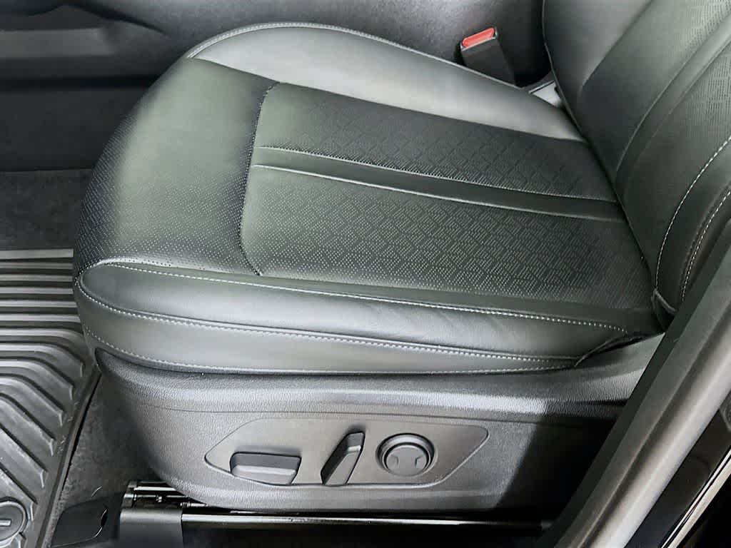 Thumbnail: 2023 Kia Sorento - 31