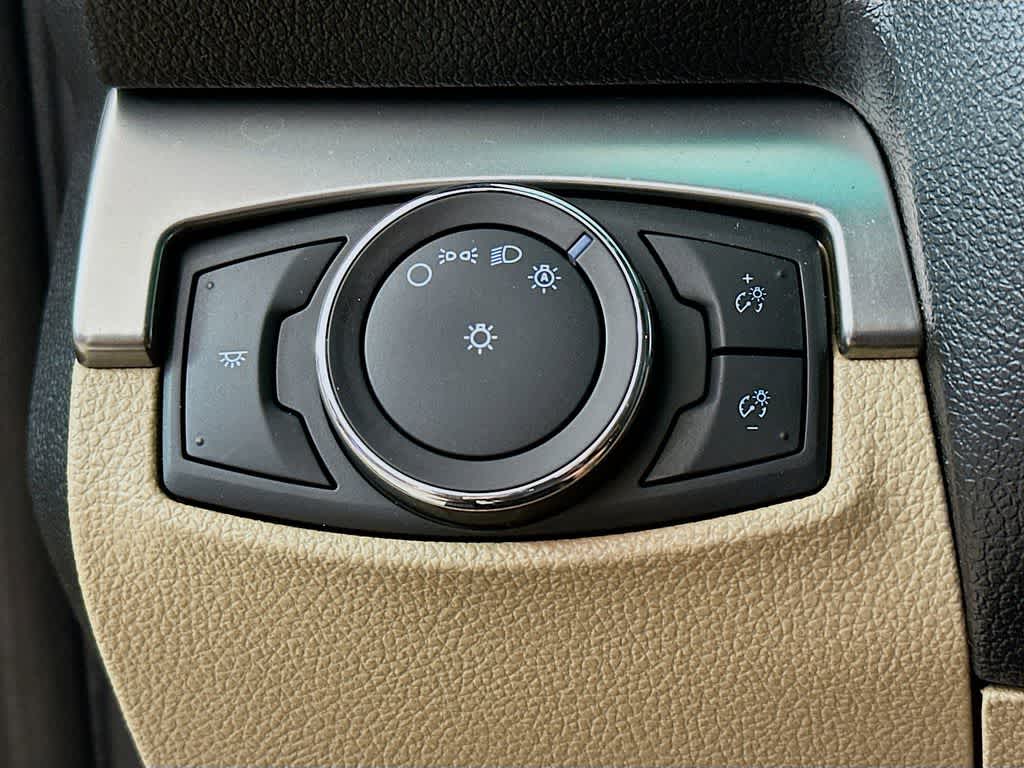 Thumbnail: 2017 Ford Explorer - 26