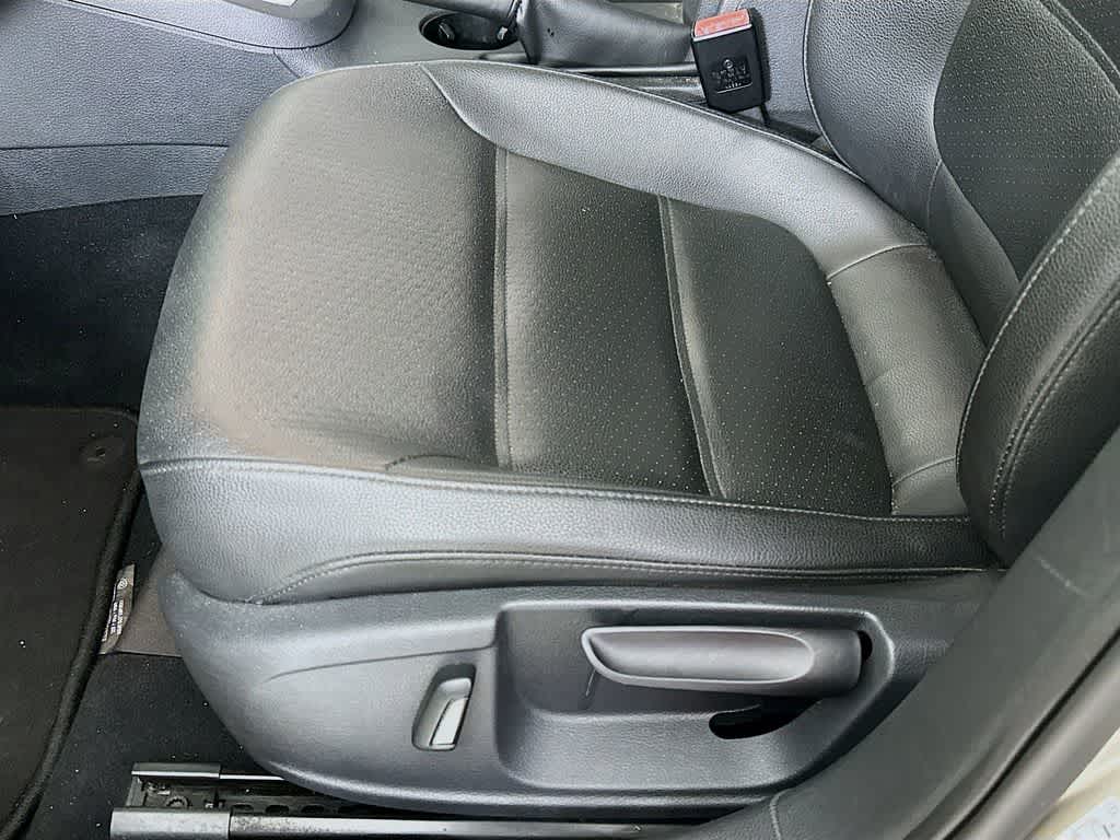 Thumbnail: 2013 Volkswagen Jetta - 26
