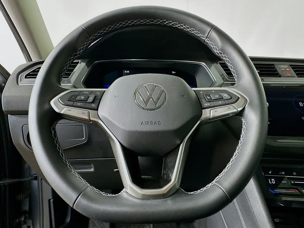 Thumbnail: 2022 Volkswagen Tiguan - 16
