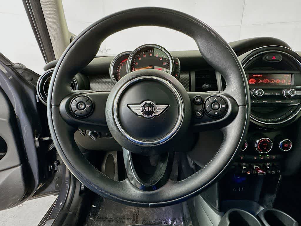 Thumbnail: 2016 MINI Cooper Hardtop - 15