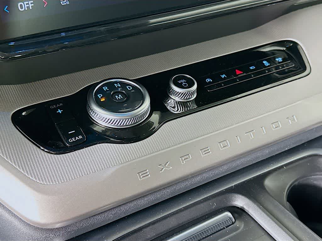 Thumbnail: 2026 Ford Expedition - 18