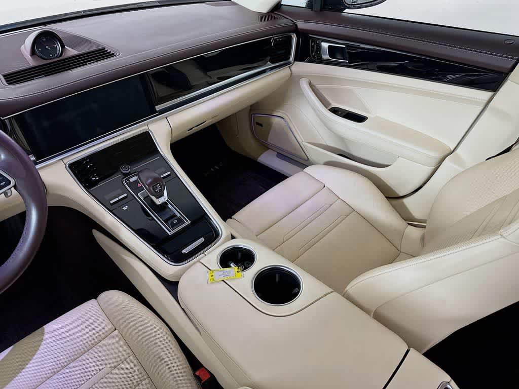 Thumbnail: 2020 Porsche Panamera - 11